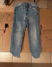Jeans tape à l’œil 4 ans