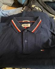 T shirt bleu foncé tommy d