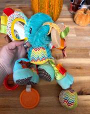 Peluche sensoriel éléphant infantino 
