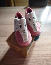 Chaussons éléphants neufs