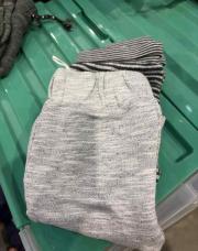 Lot 2 joggings gris + ligné 6 mois