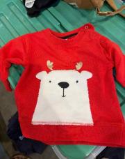 Pull rouge ours/ cerf  6mois