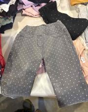 Jeans gris avec petits pois 