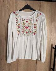 Blouse blanche à fleur taille L
