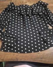 Blousse fluide noir a petit pois blanc 
