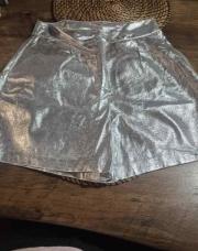 Short couleur argenté taille 38 kiabi 