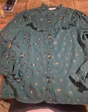 Chemise verte taille s avec motif or 