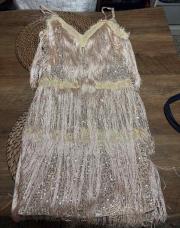 Robe beige or à frange M 