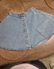 Jupe en jeans a bouton taille M
