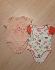 Lot 2 bodys rose 6mois