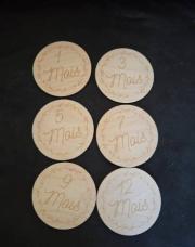 Cartes en bois mois bébé 