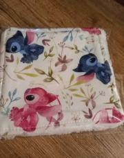 Neuf , lot de 2 lingettes lavables stitch 