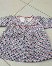 robe okaidi 9 mois bleu et rouge