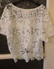 Crop top blanc en dentelle 