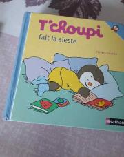 Tchoupi fait une sieste