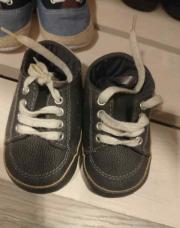 Chaussure grise foncé 