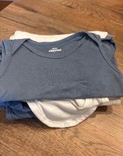 Lot 8 bodys sans manches taille 18 mois 