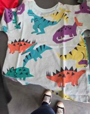 T shirt requin