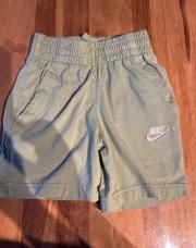 Short Nike vert
