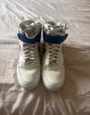 Baskets Nike air force crème bleu 37,5