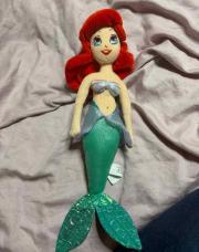 Peluche ariel Disney store 