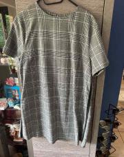Robe grise bande noire