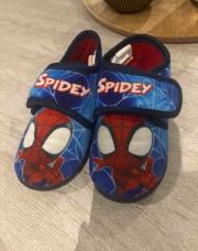 Chausson Spidey taille 25