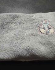 Pull disney 110 gris 