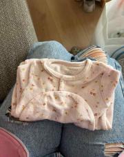 Pyjama rose 54/59 cm