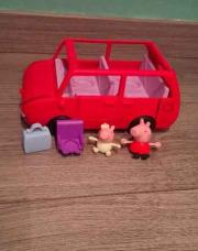Voiture pepa et personnages