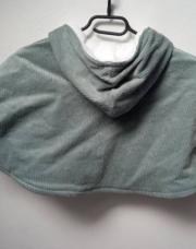 Neuf, poncho vert mere 