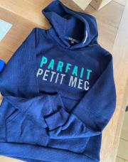Pull capuche neuf 10 ans 