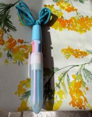 Nouveau bic bleu avec plusieurs couleurs 