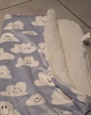 Couverture bébé molletonné nuage mauve