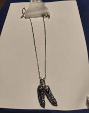 Collier pendentif plumes