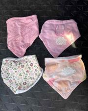 Lot 4 bandanas 