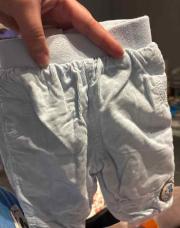 Pantalon bleu, avec logo Mickey, C&A. T62