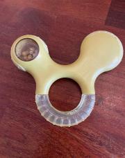 anneau de dentition réfrigérant et hochet