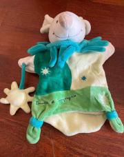 Doudou plat marionnette Souris Verte avec soleil