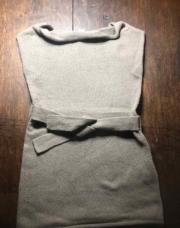Robe sans manche grise avec coeur dos gemo 3 ans 