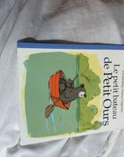 Livre le petit bateau 
