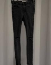 Jeans noir à trou 
