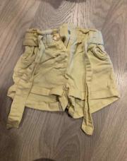 Short jaune
