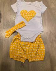 Ensemble jaune coeur
