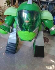 Robot lumineux vert