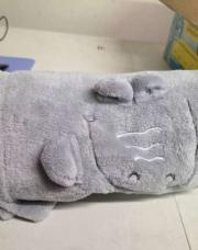 Couverture grise crocodile 