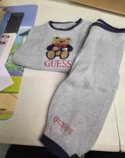 Ensemble guess en laine 