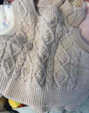 Gilet beige sans manches 9-12