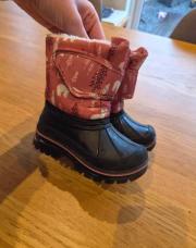 N. Bottes neige rose p.23