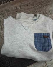 Pull premiium avec pochette 8 ans 
